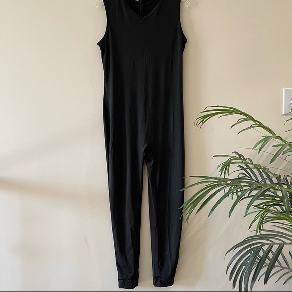 Black Sleeveless Jumpsuit - Picture 3 of 12